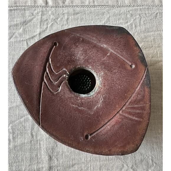 Vintage Ikebana Ceramic Flower Vase Handmade, Painted, Signed. Copper Stand 7x2” - Picture 4 of 13